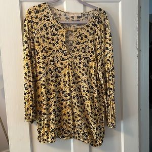 Michael Kors top Size large yellow and black flowers Banded bottom and sleeves